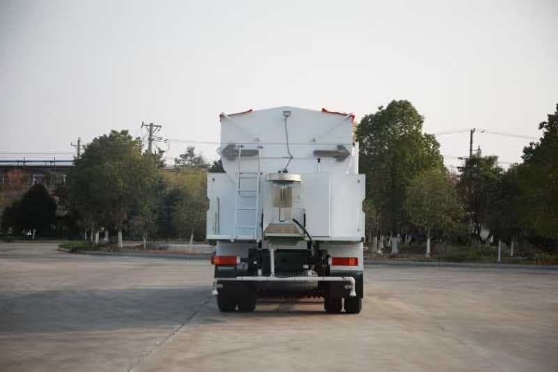 SHACMAN H3000 Four in One Snow Removal Vehicle