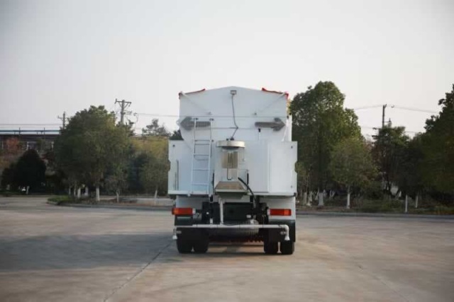 SHACMAN H3000 Four in One Snow Removal Vehicle