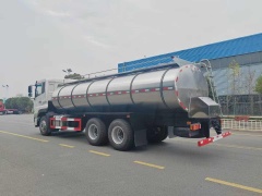 Dongfeng 6 × 4 Fresh Milk Transport Vehicle