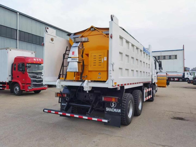 SHACMAN F3000 6×4 Snowplow Front Snow Brush