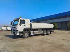 Heavy Duty Truck 6 × 4 Fresh Milk Transport Vehicle