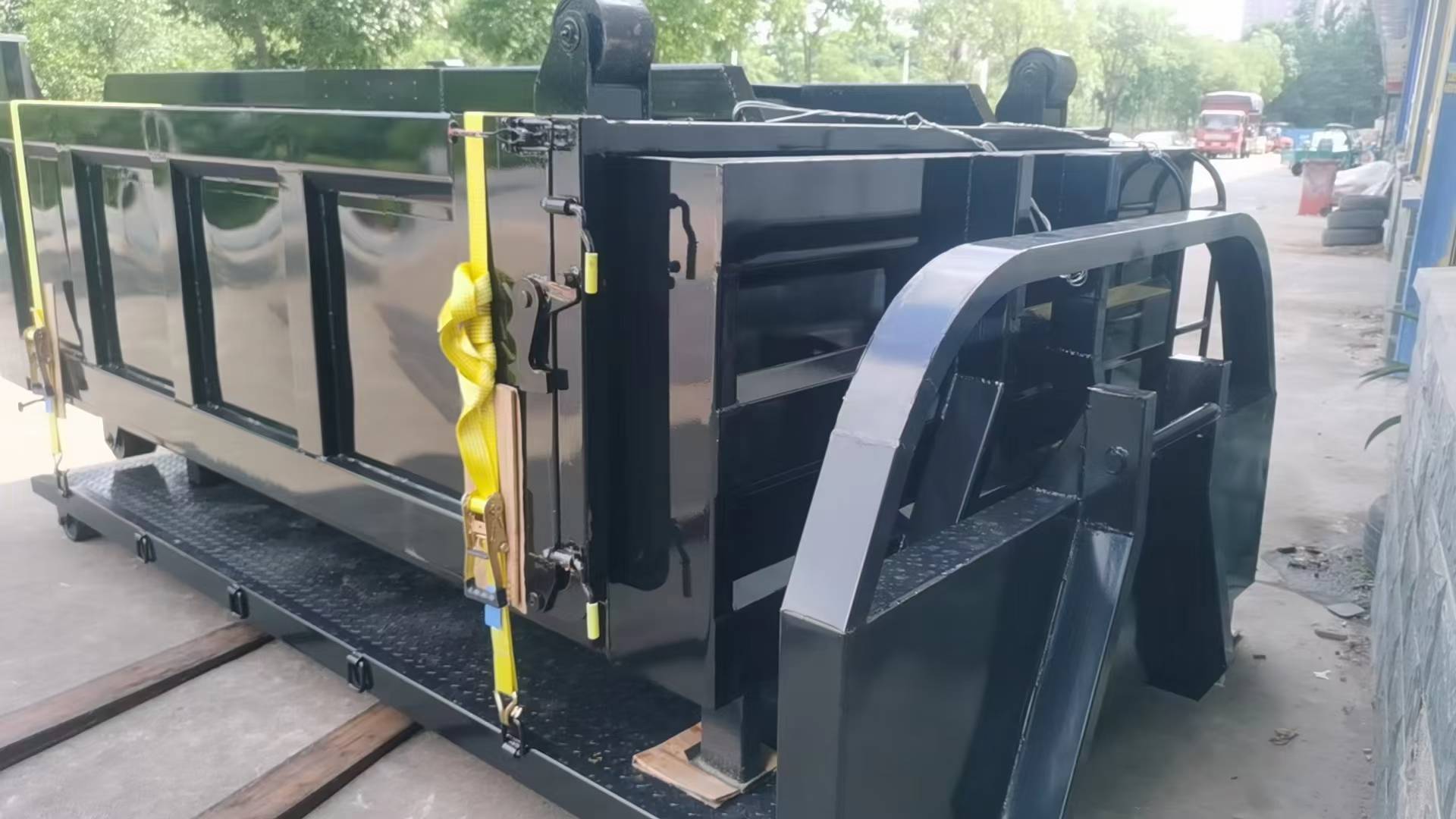 Garbage bins can be customized