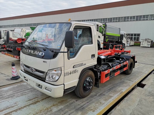 Futian Era 7-ton hook arm garbage truck