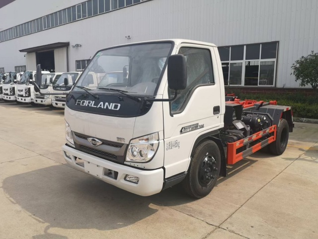 Foton 4X2 3-5 ton hook arm garbage truck