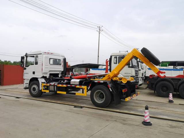 SHACMAN 4X2 hook arm garbage truck