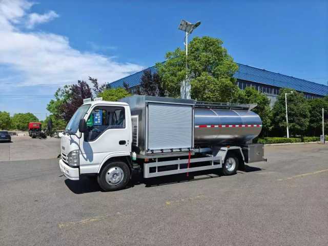 Isuzu 4×2 Fresh Milk Refrigerated Truck