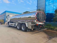 Isuzu 6 × 4 Fresh Milk Transport Vehicle