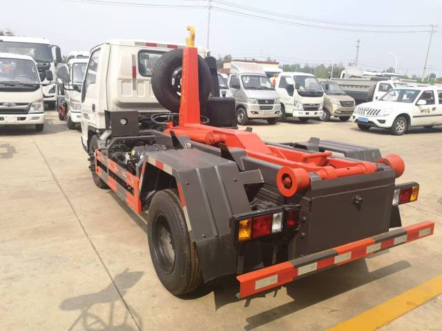 Foton 4X2 3-5 ton hook arm garbage truck