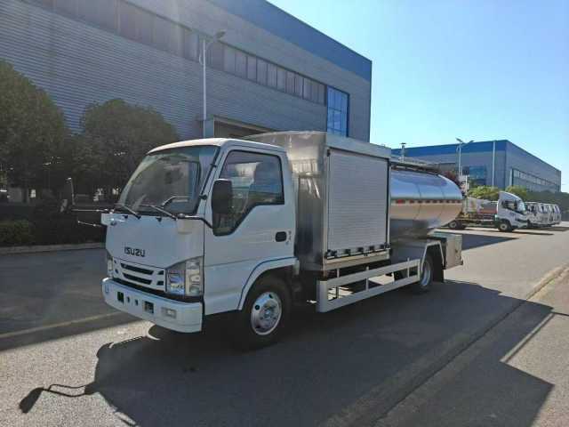 Isuzu 4×2 Fresh Milk Refrigerated Truck