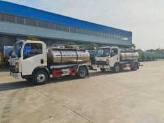 Heavy Duty Truck HOWO 4 × 2 Fresh Milk Transport Vehicle
