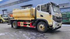 Dongfeng Huashen 4 × 2 cleaning and suction truck