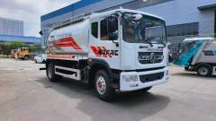 Dongfeng 4 × 2 sewage suction truck