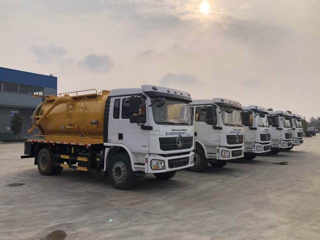 Shacman L3000 4×2 Cleaning and Vacuum Truck