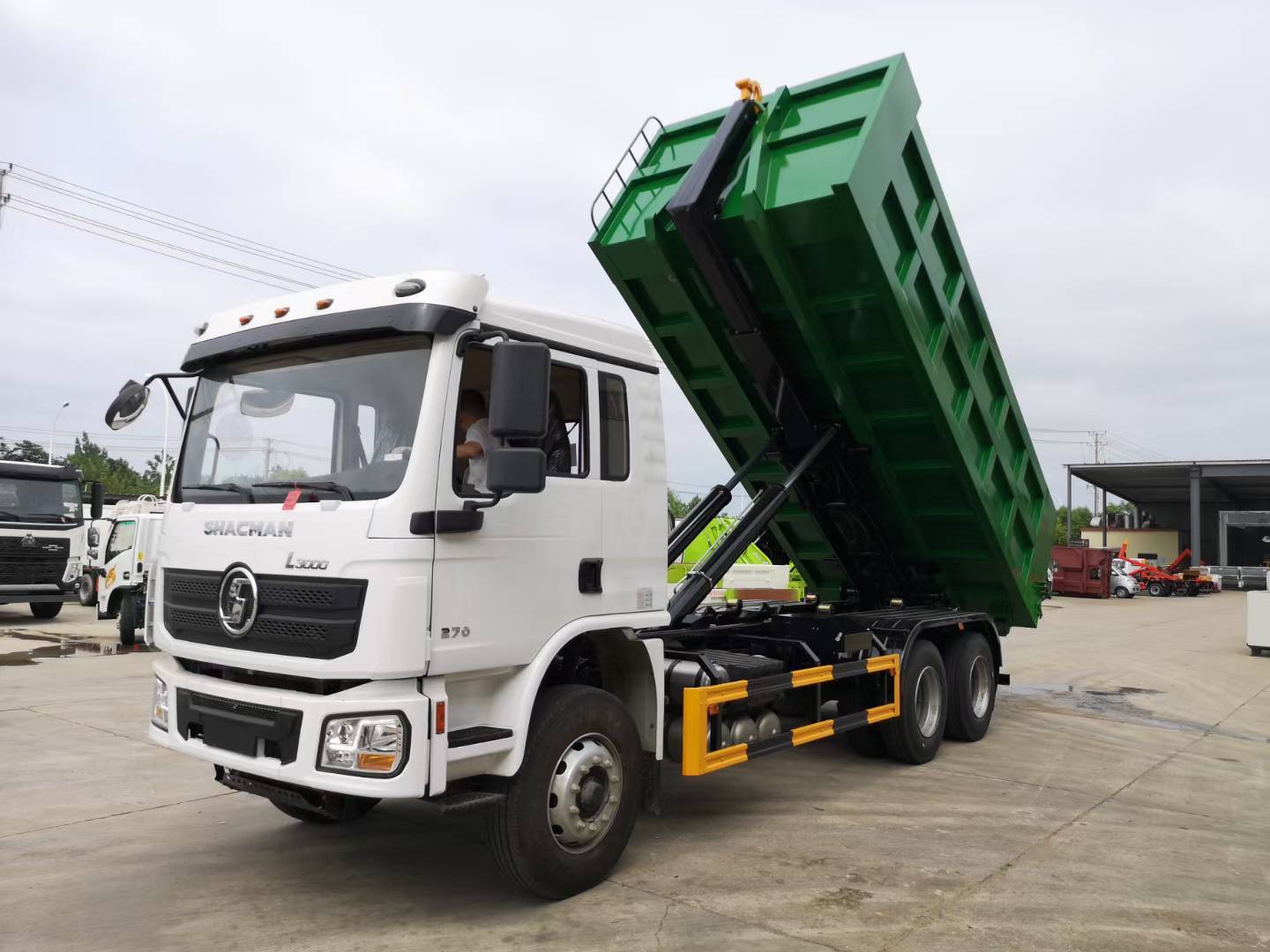 SHACMAN L3000 6X4 20-ton Hook-arm Garbage Truck