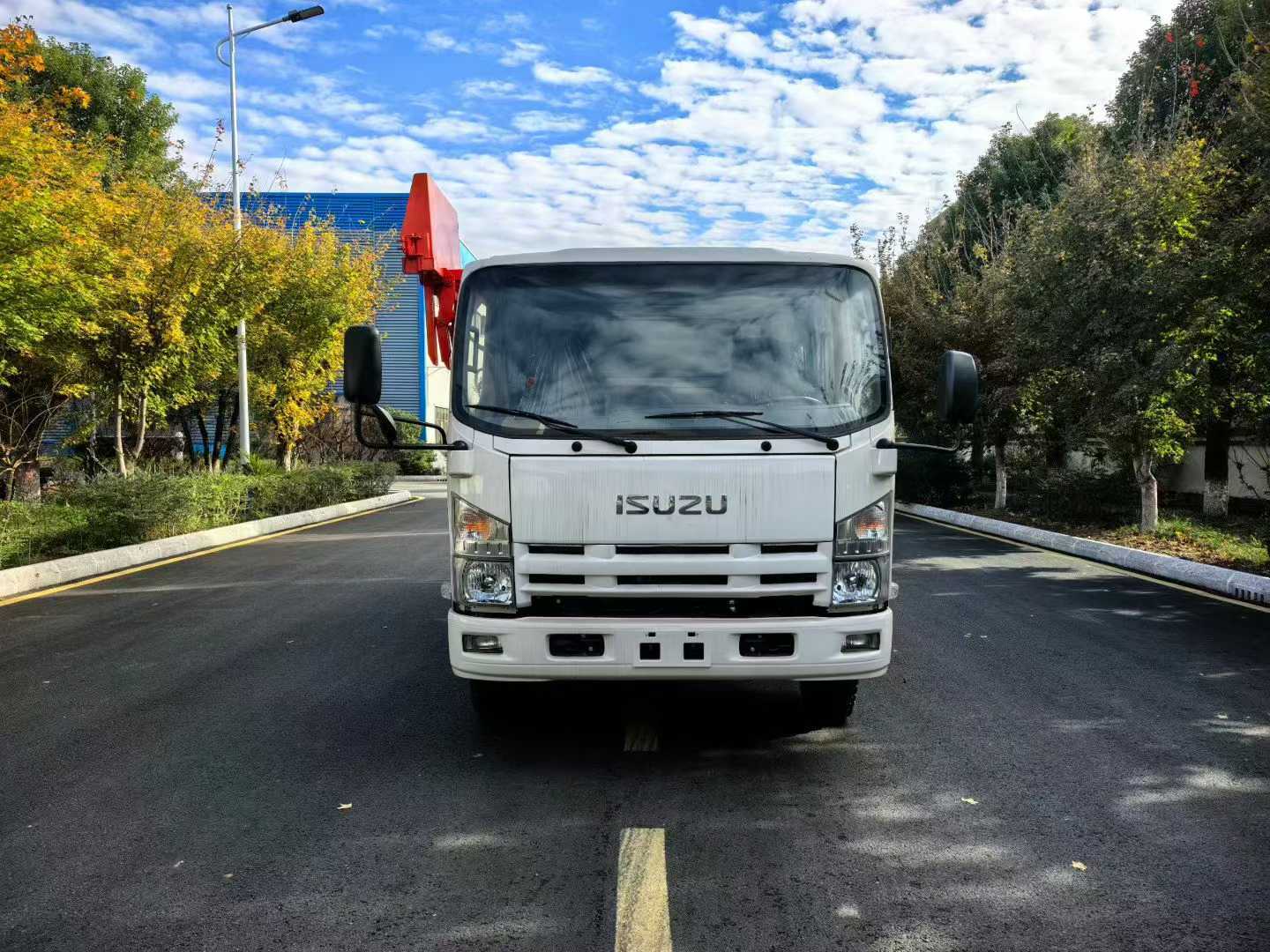 Isuzu 9-way multifunctional gripper side hanging bin garbage truck
