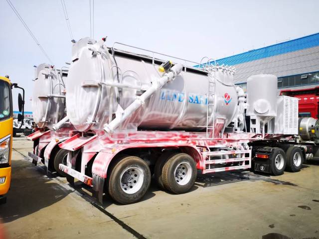 Three axle suction tank trailer