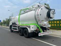 Dongfeng 6-wheel drive cleaning and suction truck