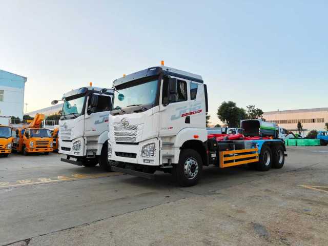 Jiefang 6x4 Hook Arm Garbage Truck