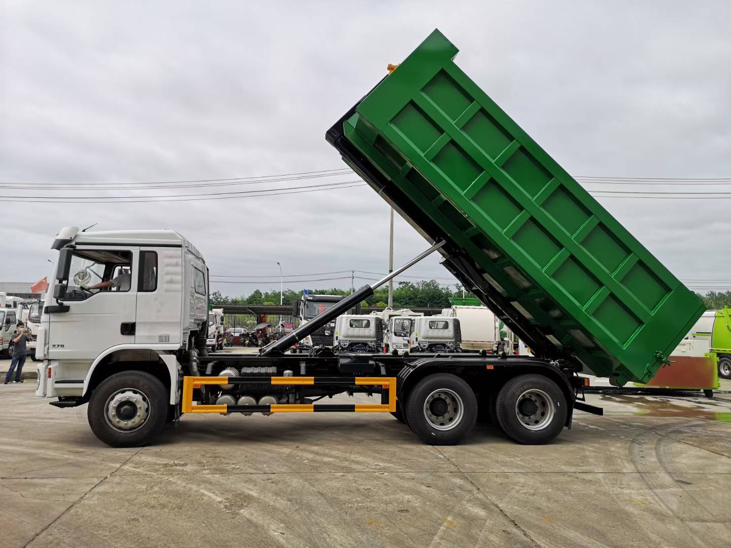 SHACMAN L3000 6X4 20-ton Hook-arm Garbage Truck