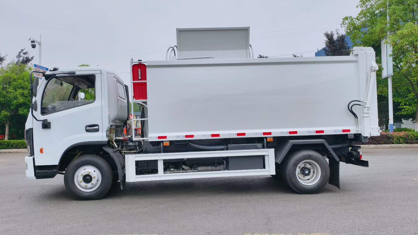 Dongfeng Dorica Side Hanging Bucket Garbage Truck