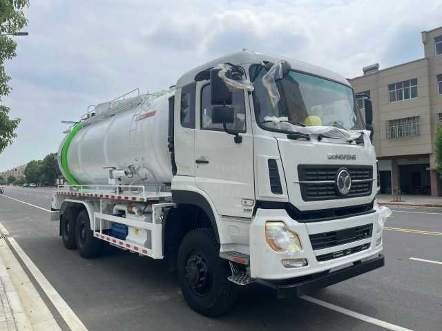 Dongfeng 6-wheel drive cleaning and suction truck