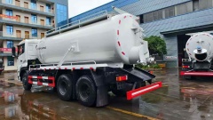 Dongfeng Tianlong rear double axle sewage suction truck