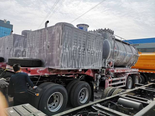 Three axle suction tank trailer