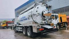 HOWO vacuum sewer cleaning truck