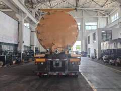 Customized sewage suction semi-trailer