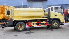 Dongfeng Huashen 4 × 2 cleaning and suction truck