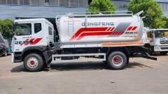 Dongfeng 4 × 2 sewage suction truck