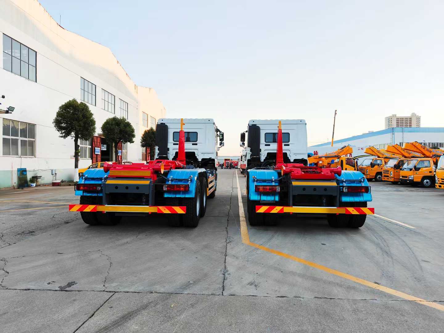 Jiefang 6x4 Hook Arm Garbage Truck