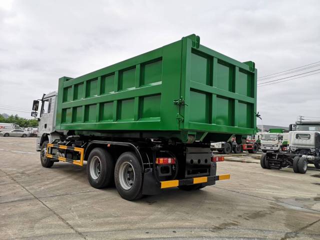 SHACMAN L3000 6X4 20-ton Hook-arm Garbage Truck