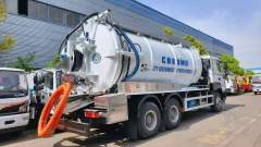 HOWO vacuum sewer cleaning truck