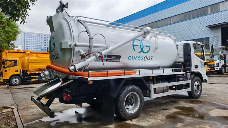 Foton Ouman 8-cubic sewage suction truck