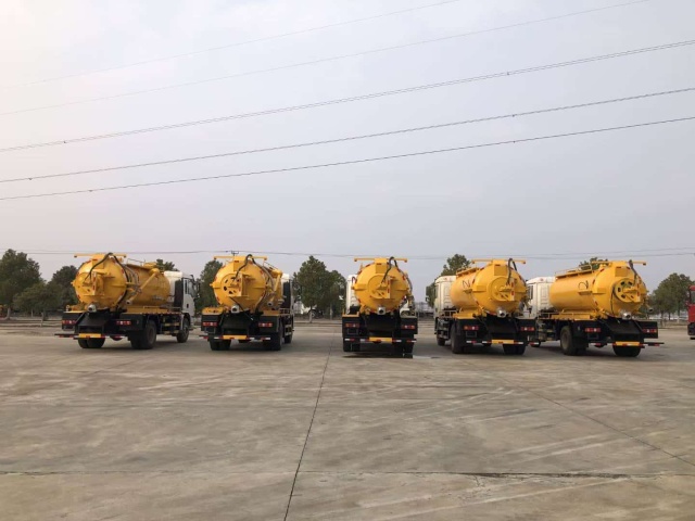 Shacman L3000 4×2 Cleaning and Vacuum Truck
