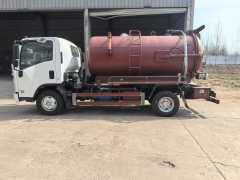Isuzu suction truck