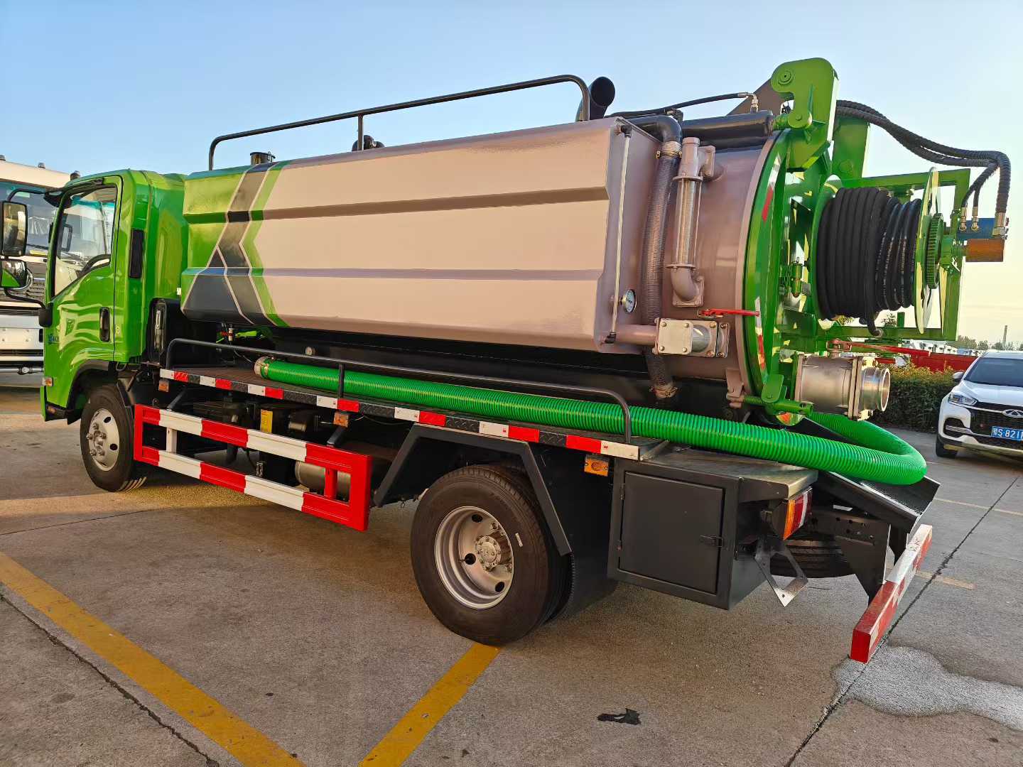Isuzu 6-Cubic Meter Cleaning and Suction Truck