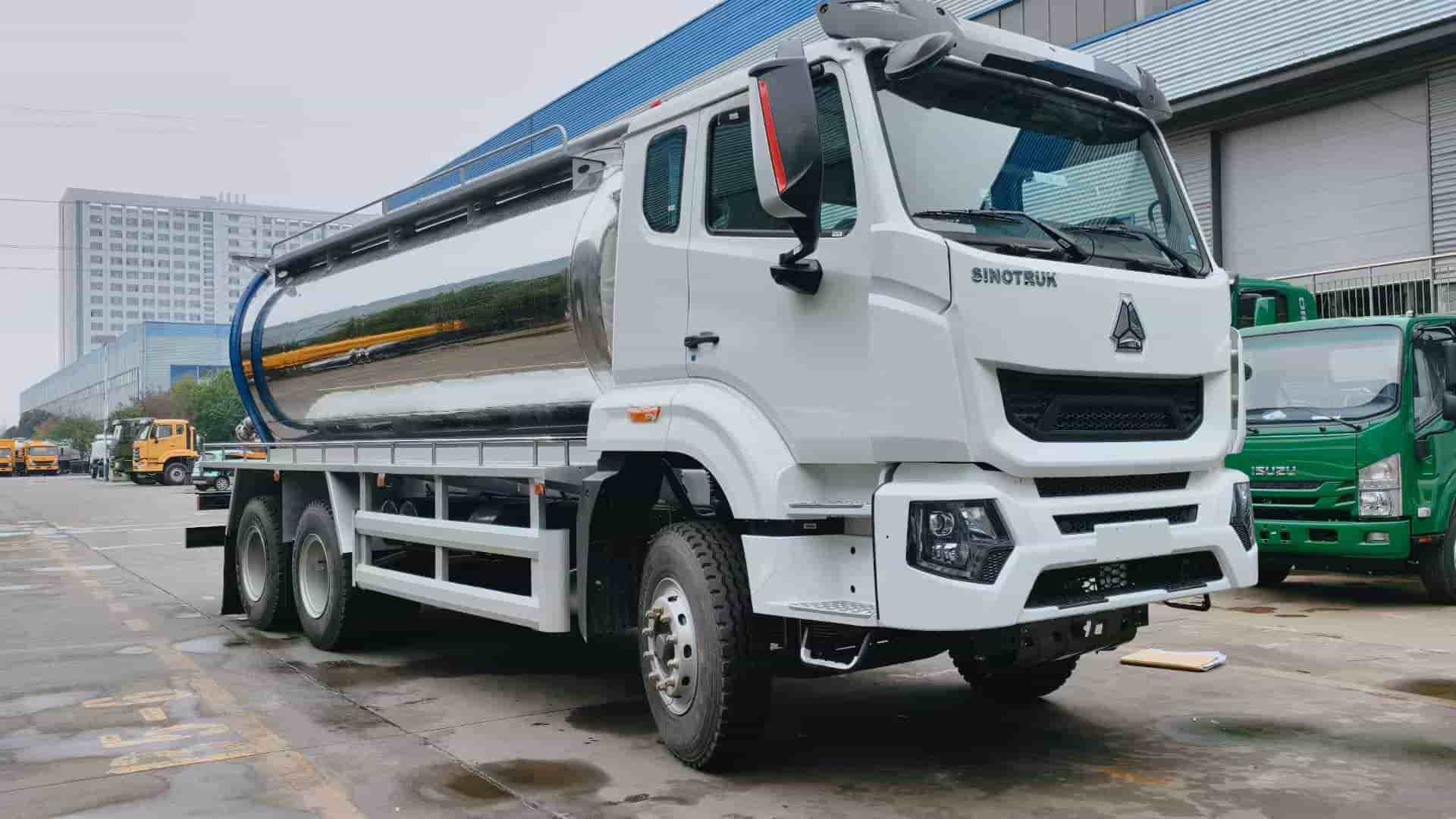 Heavy Truck HOWO rear double axle 18 cubic meter sewage suction truck