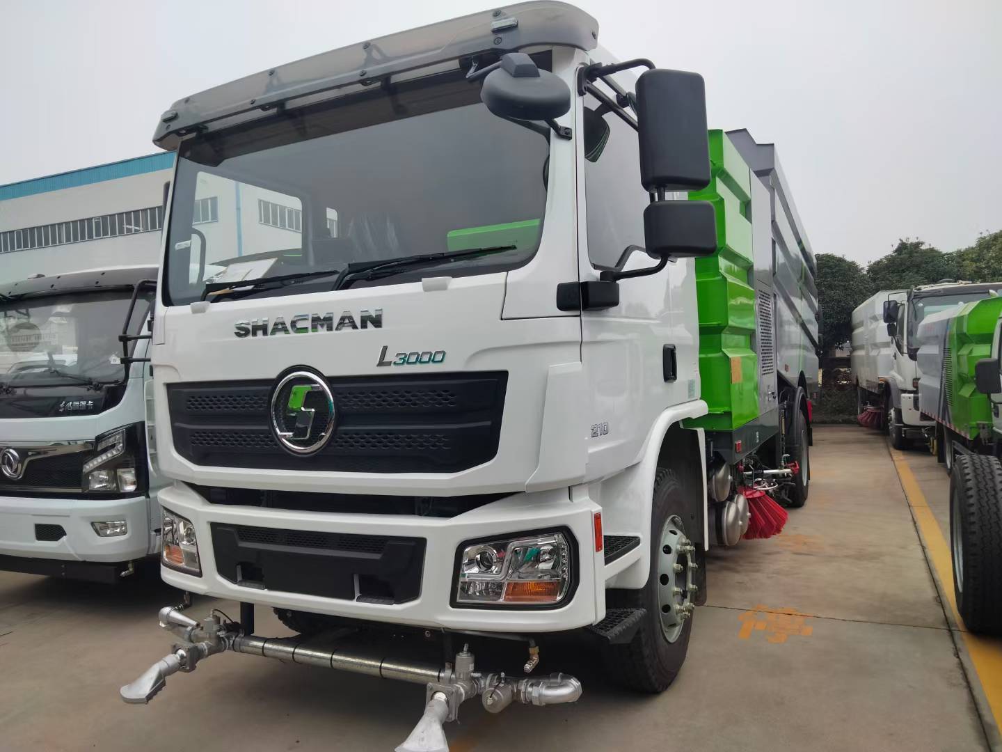 SHACMAN L3000 cleaning and sweeping vehicle