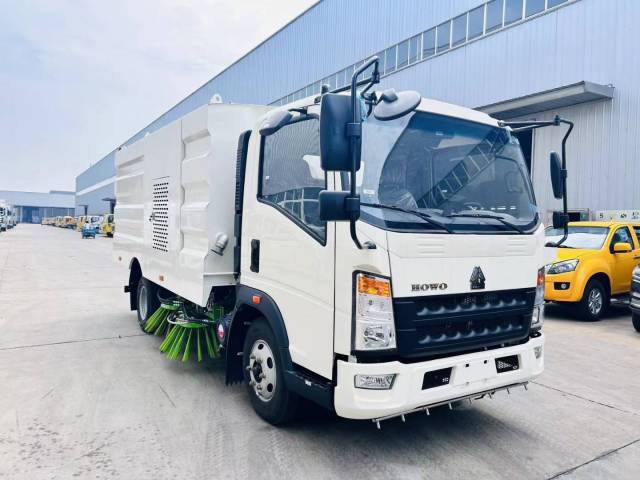Heavy Truck HOWO Light Truck Road Sweeper