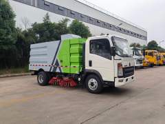 Heavy Duty Truck HOWO Road Sweeper