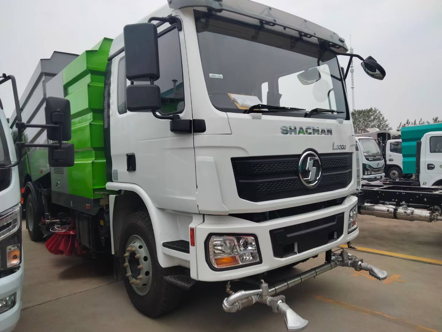 SHACMAN L3000 cleaning and sweeping vehicle