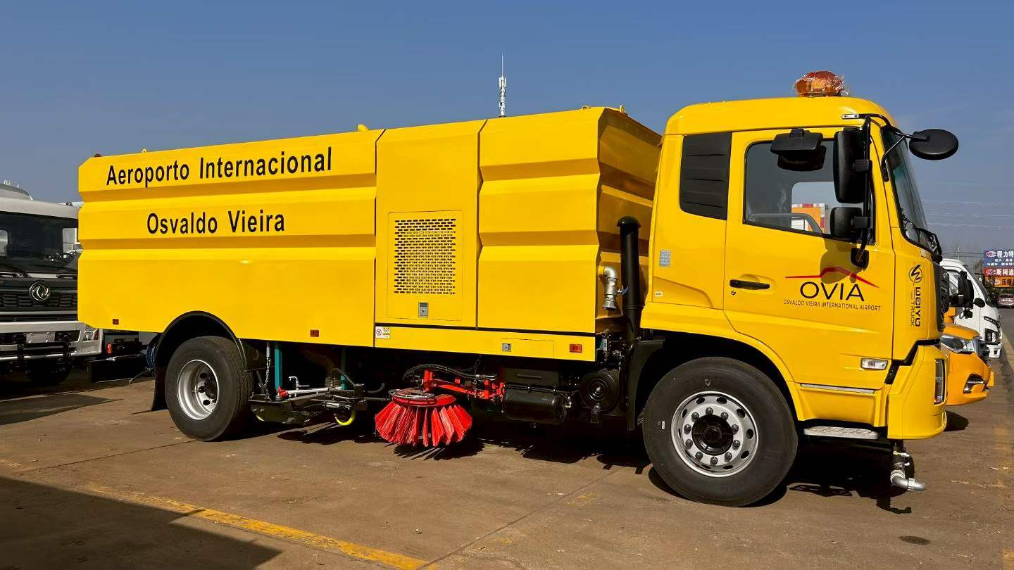 Dongfeng road sweeper