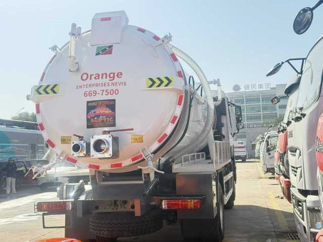 Heavy Duty Truck HOWO Sewage Absorption Vehicle