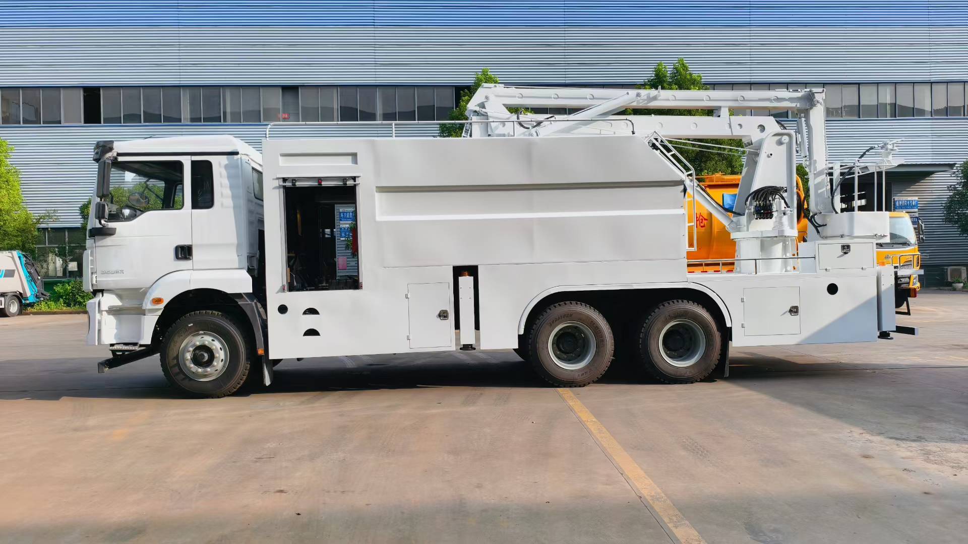 shacman Automobile Rear Double Bridge High altitude High pressure Cleaning Vehicle