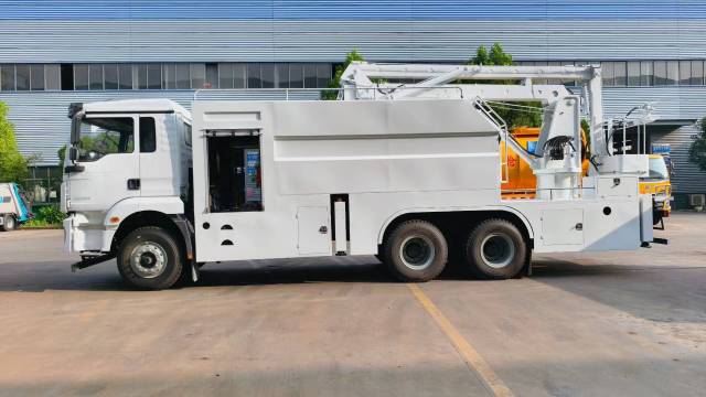 shacman Automobile Rear Double Bridge High altitude High pressure Cleaning Vehicle