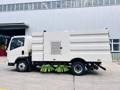 Heavy Truck HOWO Light Truck Road Sweeper