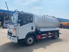 Heavy Duty Truck HOWO 5 cubic meter sewage suction truck
