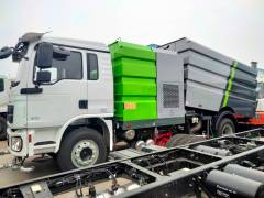 SHACMAN L3000 cleaning and sweeping vehicle